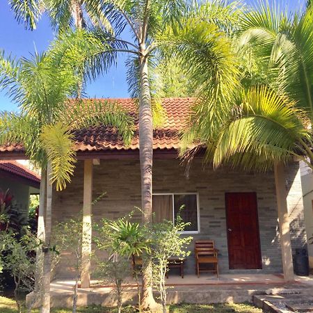 Coconut Bungalow Hotel Nai Yang Beach Exterior foto