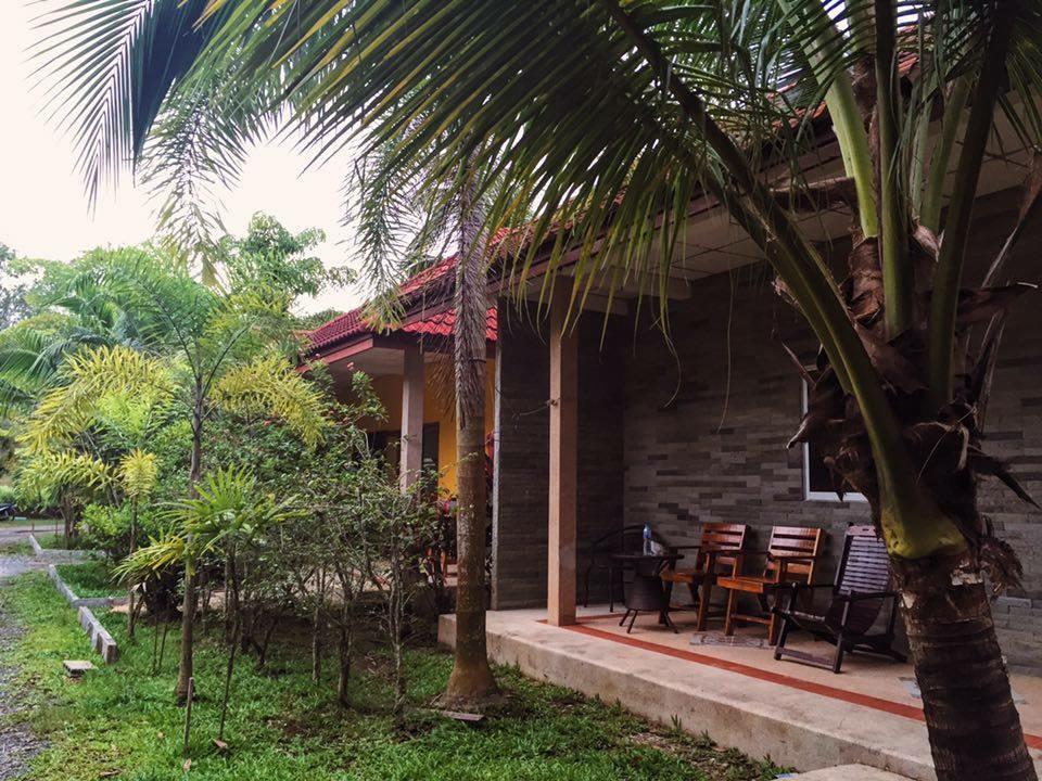 Coconut Bungalow Hotel Nai Yang Beach Exterior foto