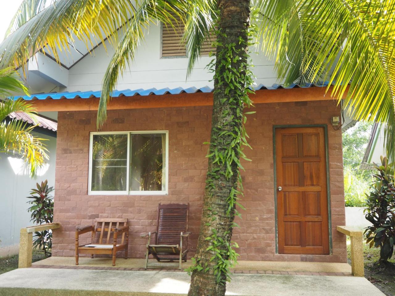 Coconut Bungalow Hotel Nai Yang Beach Exterior foto