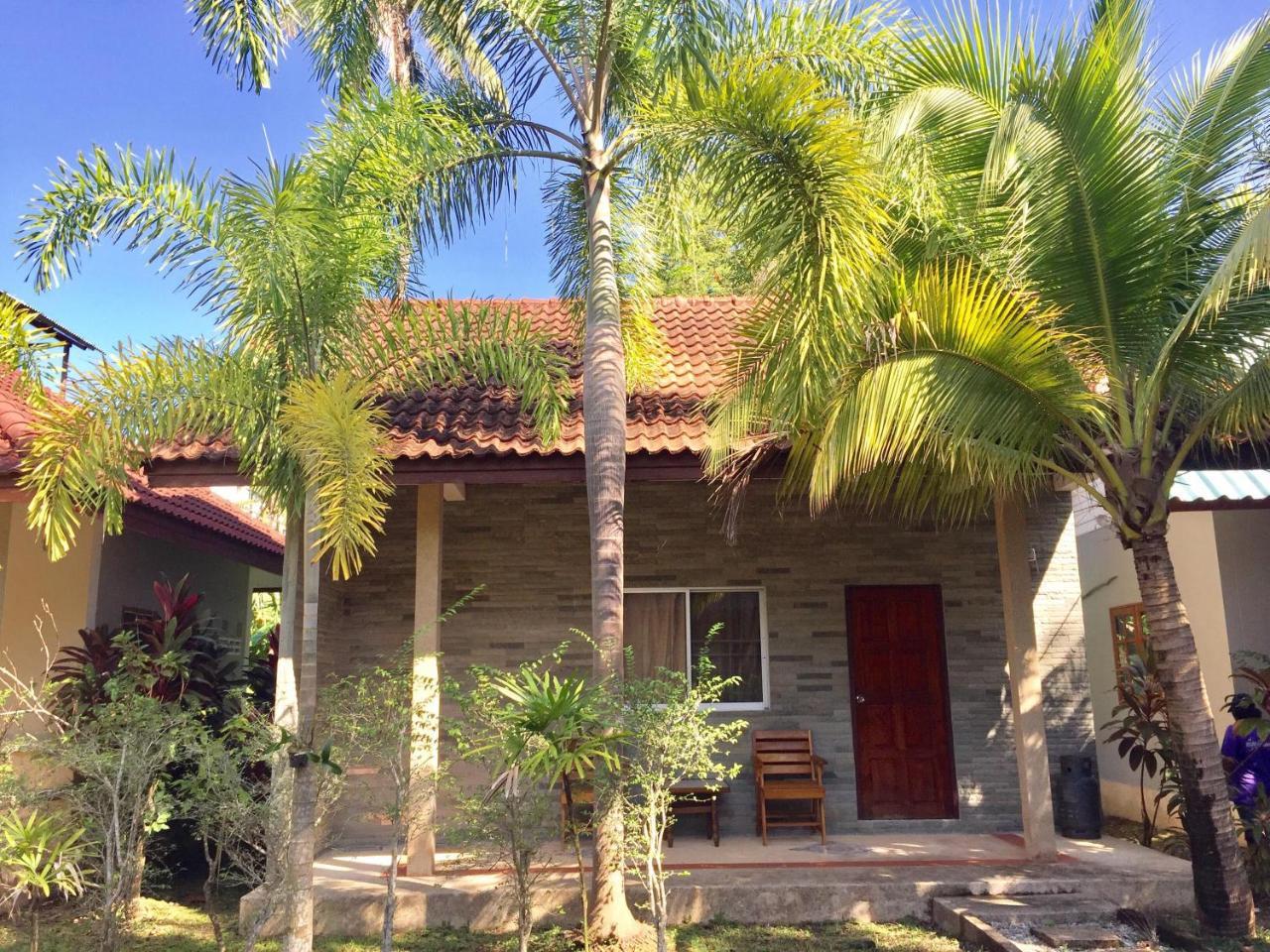 Coconut Bungalow Hotel Nai Yang Beach Exterior foto